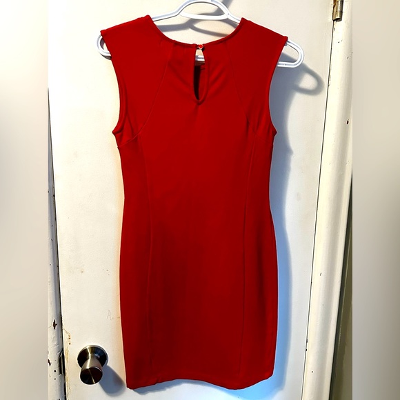 Monteau - mini contour red slip on dress. - Picture 5 of 7